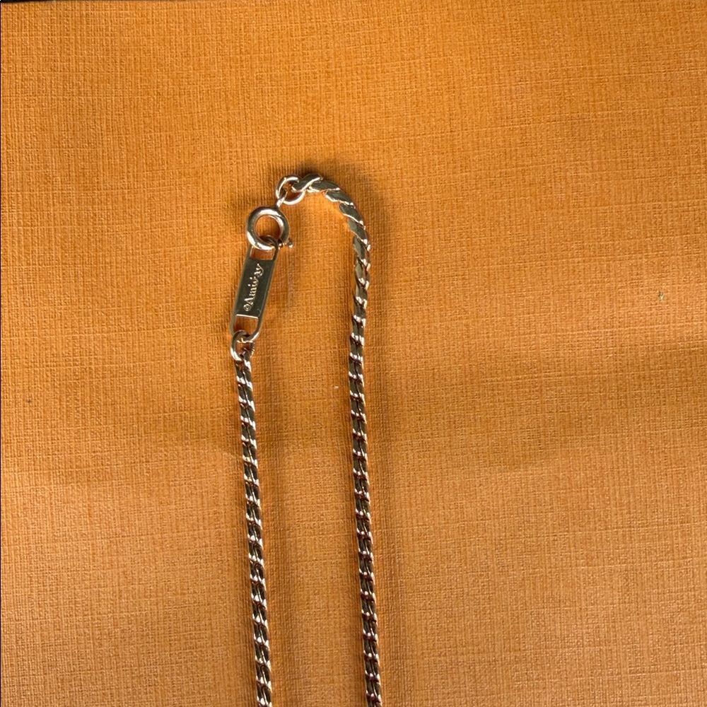 Vintage Louis Vuitton y2k Gold tone lock with vintage gold tone necklace - Picture 6 of 7